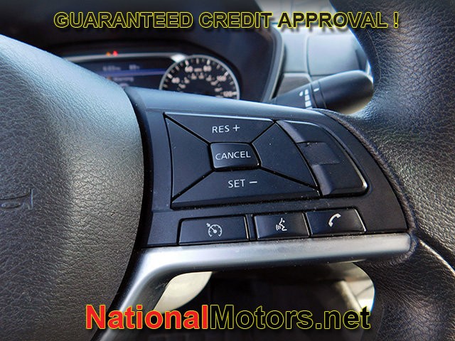 Nissan Altima Vehicle Full-screen Gallery Image 15