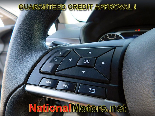 Nissan Altima Vehicle Full-screen Gallery Image 16
