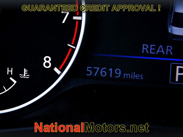 Nissan Altima Vehicle Full-screen Gallery Image 17
