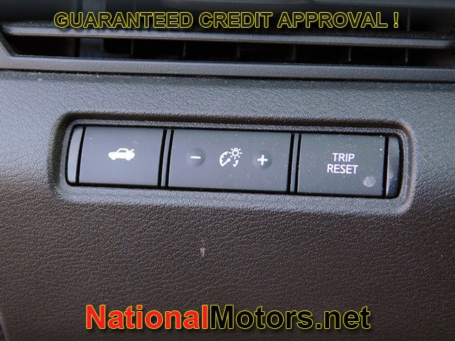 Nissan Altima Vehicle Full-screen Gallery Image 18