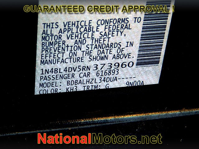 Nissan Altima Vehicle Full-screen Gallery Image 20