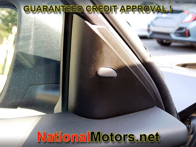 Nissan Altima Vehicle Full-screen Gallery Image 11