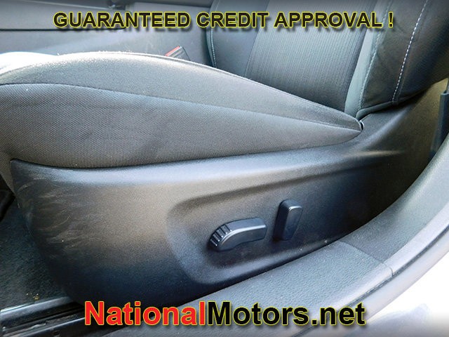 Nissan Altima Vehicle Full-screen Gallery Image 13