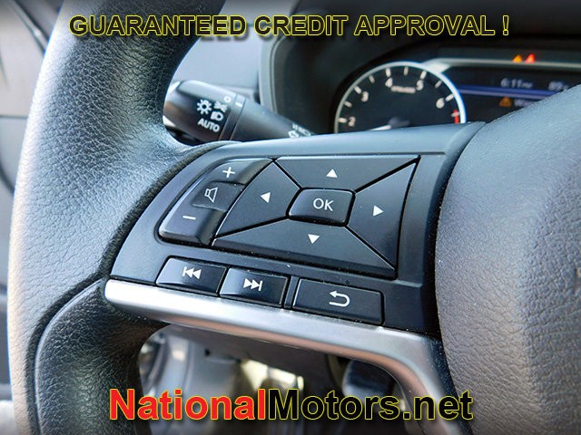 Nissan Altima Vehicle Full-screen Gallery Image 18