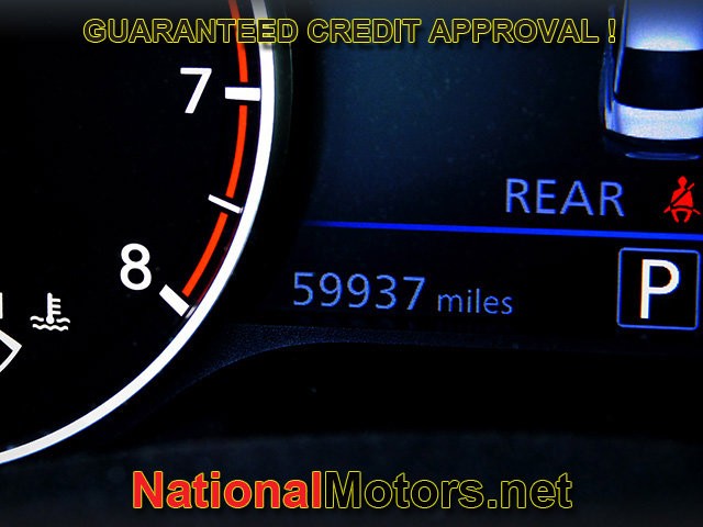 Nissan Altima Vehicle Full-screen Gallery Image 19