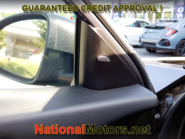Nissan Altima Vehicle Full-screen Gallery Image 21
