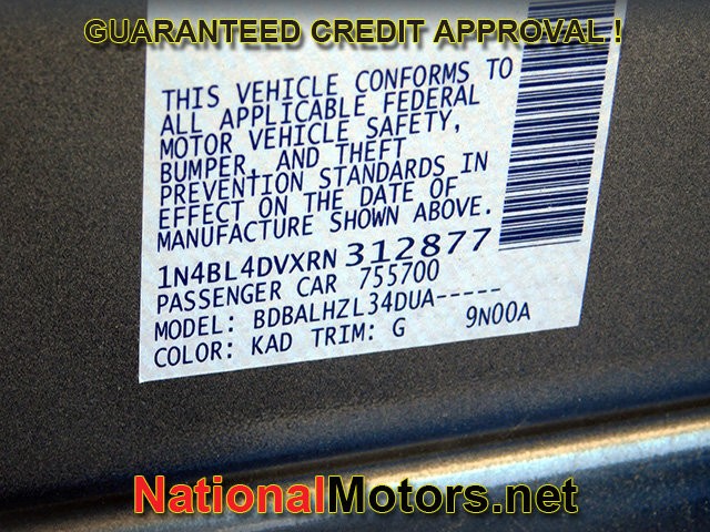 Nissan Altima Vehicle Full-screen Gallery Image 22