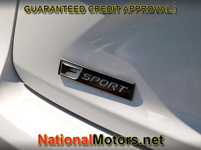 Lexus IS Vehicle Full-screen Gallery Image 07