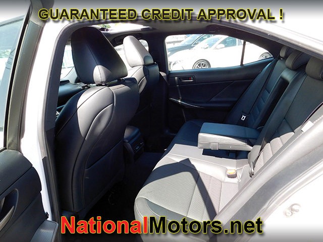 Lexus IS Vehicle Full-screen Gallery Image 12