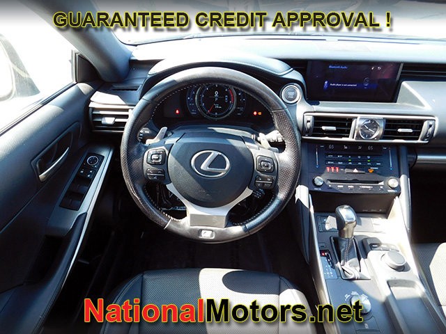 Lexus IS Vehicle Full-screen Gallery Image 14