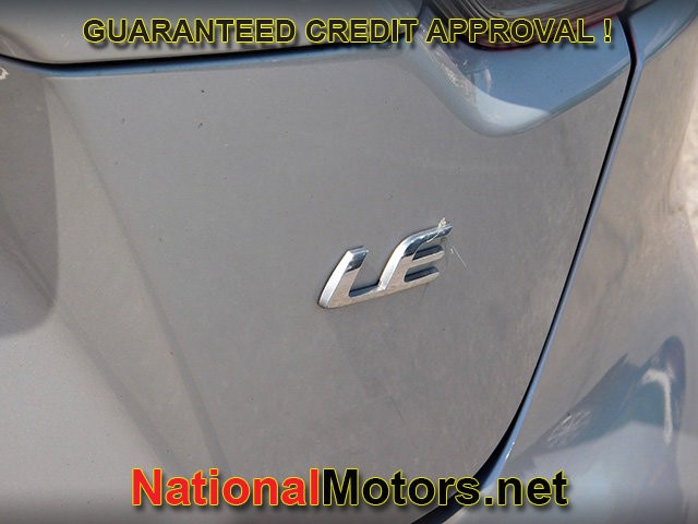 Toyota Corolla Vehicle Full-screen Gallery Image 05