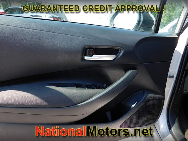 Toyota Corolla Vehicle Full-screen Gallery Image 10