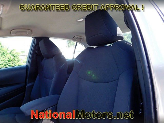 Toyota Corolla Vehicle Full-screen Gallery Image 11