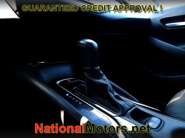 Toyota Corolla Vehicle Full-screen Gallery Image 14