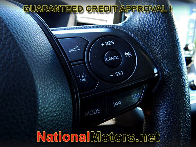 Toyota Corolla Vehicle Full-screen Gallery Image 15