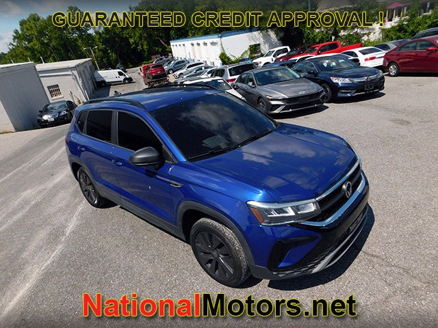 Volkswagen Taos Vehicle Full-screen Gallery Image 02