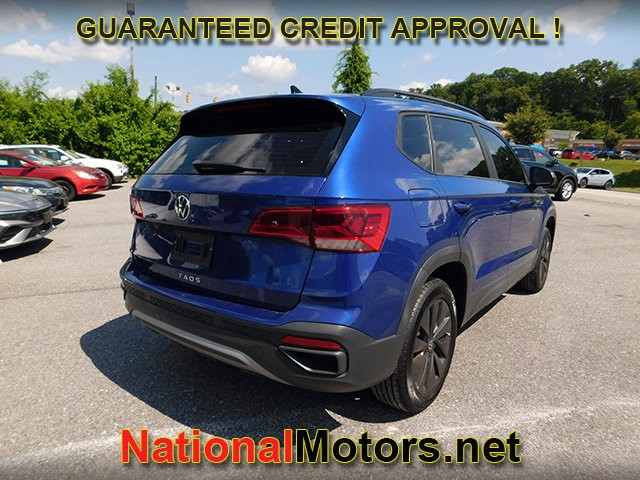 Volkswagen Taos Vehicle Full-screen Gallery Image 05