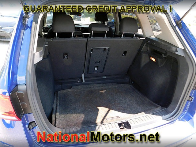 Volkswagen Taos Vehicle Full-screen Gallery Image 06