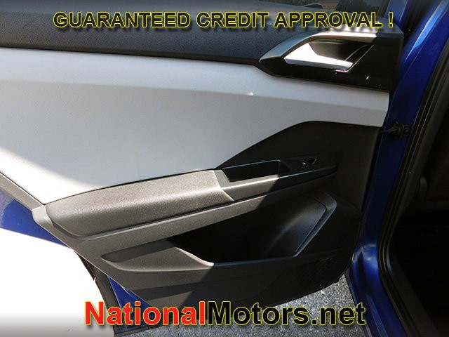 Volkswagen Taos Vehicle Full-screen Gallery Image 08