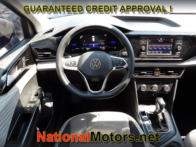 Volkswagen Taos Vehicle Full-screen Gallery Image 10
