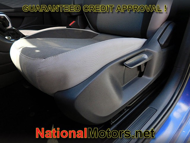 Volkswagen Taos Vehicle Full-screen Gallery Image 12