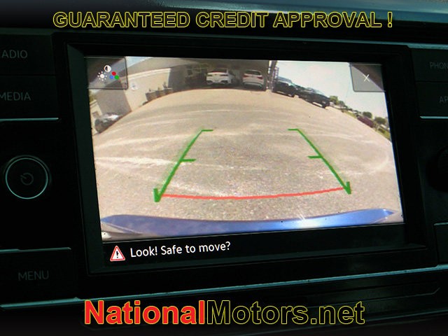 Volkswagen Taos Vehicle Full-screen Gallery Image 14