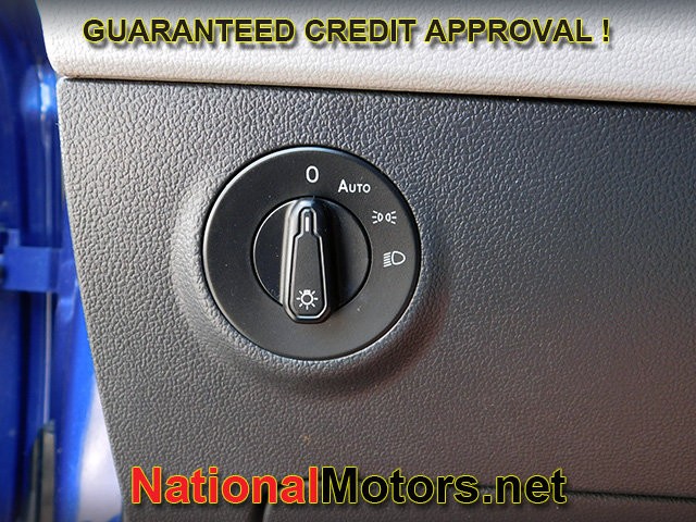 Volkswagen Taos Vehicle Full-screen Gallery Image 19