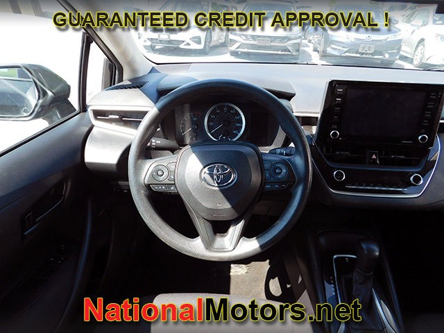 Toyota Corolla Vehicle Full-screen Gallery Image 08