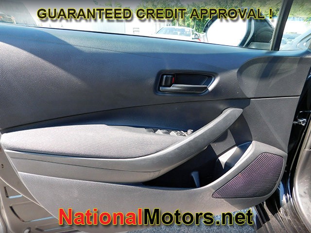 Toyota Corolla Vehicle Full-screen Gallery Image 09