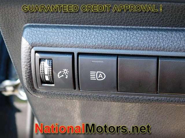 Toyota Corolla Vehicle Full-screen Gallery Image 16