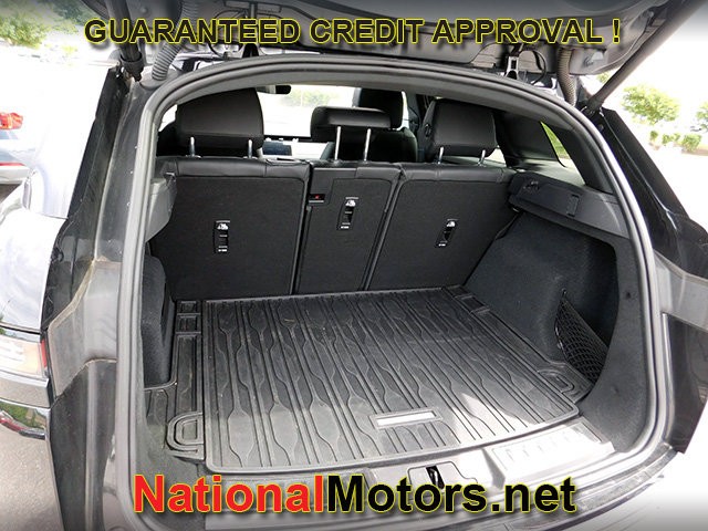 Land Rover Range Rover Evoque Vehicle Full-screen Gallery Image 06