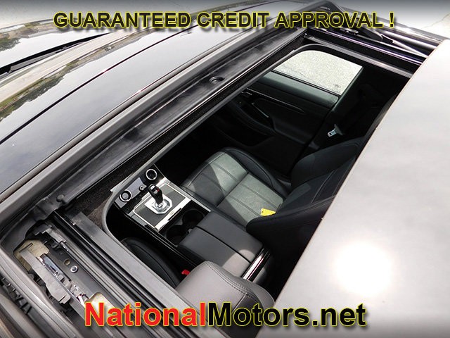 Land Rover Range Rover Evoque Vehicle Full-screen Gallery Image 08