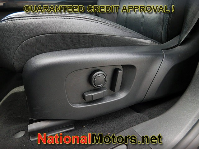 Land Rover Range Rover Evoque Vehicle Full-screen Gallery Image 16