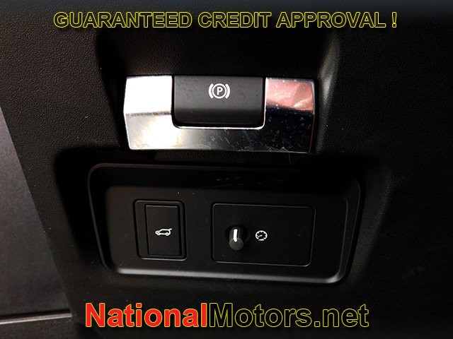 Land Rover Range Rover Evoque Vehicle Full-screen Gallery Image 24