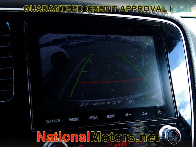 Mitsubishi Outlander Vehicle Full-screen Gallery Image 09