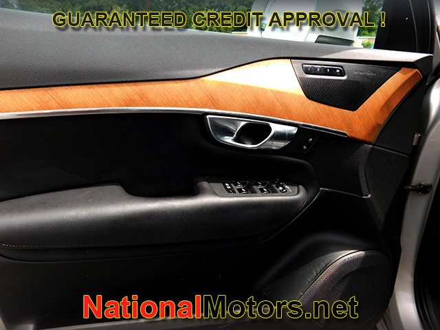 Volvo XC90 Vehicle Full-screen Gallery Image 14