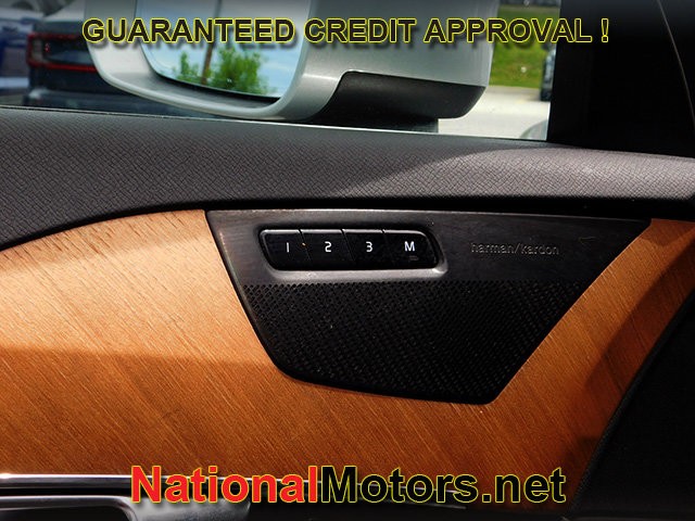Volvo XC90 Vehicle Full-screen Gallery Image 15