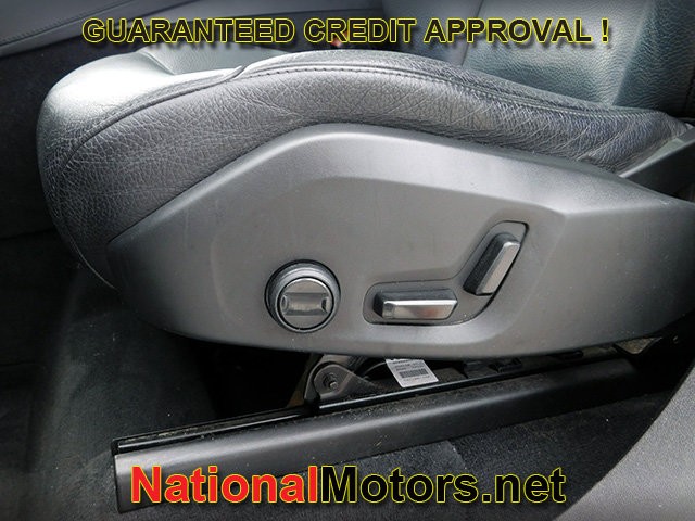 Volvo XC90 Vehicle Full-screen Gallery Image 16
