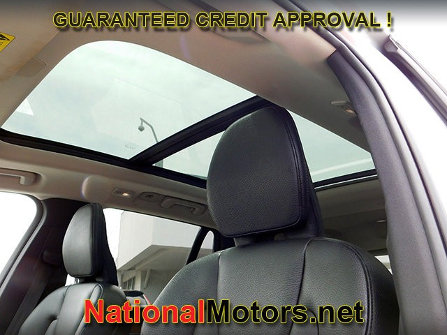 Volvo XC90 Vehicle Full-screen Gallery Image 17