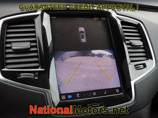 Volvo XC90 Vehicle Full-screen Gallery Image 18