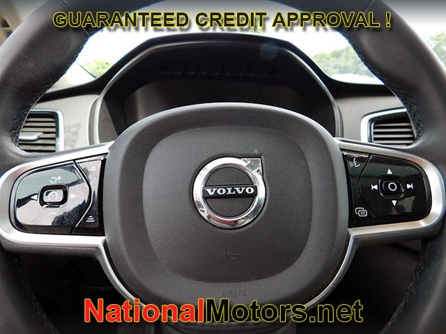 Volvo XC90 Vehicle Full-screen Gallery Image 22