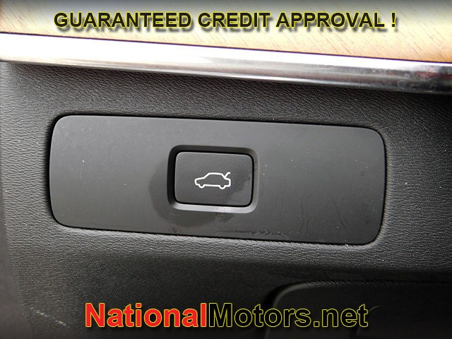 Volvo XC90 Vehicle Full-screen Gallery Image 24