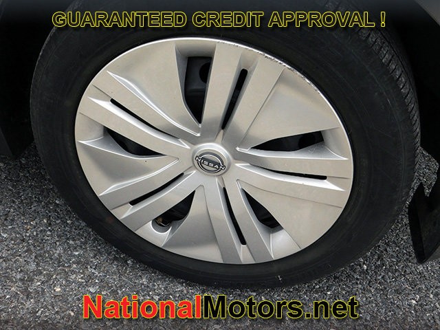 Nissan LEAF Vehicle Full-screen Gallery Image 08