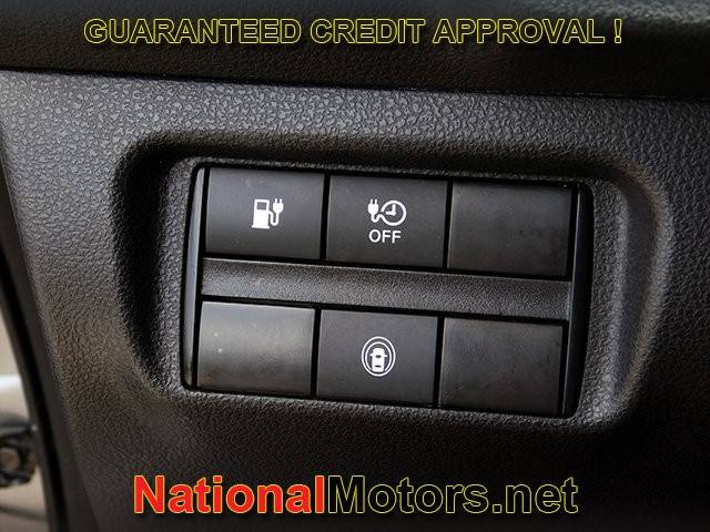 Nissan LEAF Vehicle Full-screen Gallery Image 22