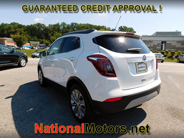 Buick Encore Vehicle Full-screen Gallery Image 03