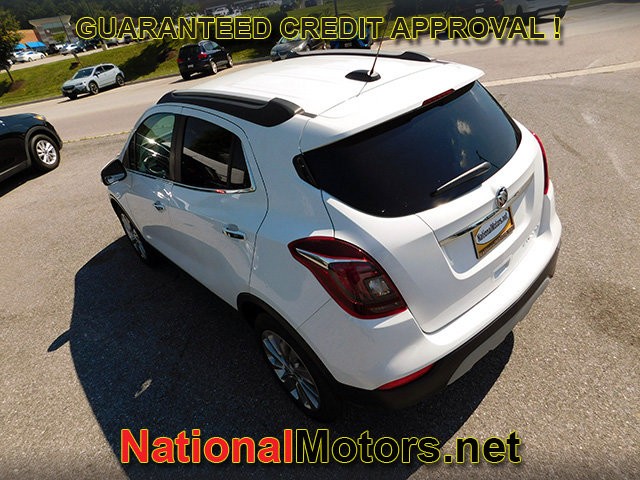Buick Encore Vehicle Full-screen Gallery Image 04