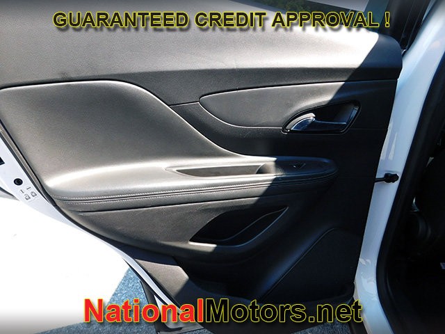 Buick Encore Vehicle Full-screen Gallery Image 06