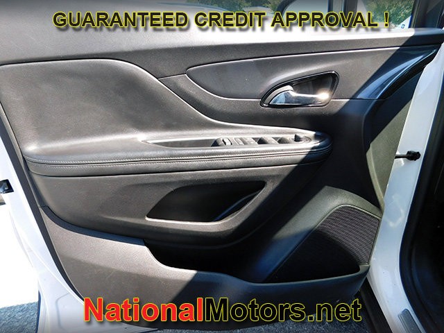Buick Encore Vehicle Full-screen Gallery Image 09