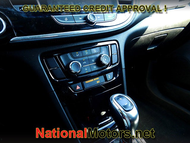 Buick Encore Vehicle Full-screen Gallery Image 14