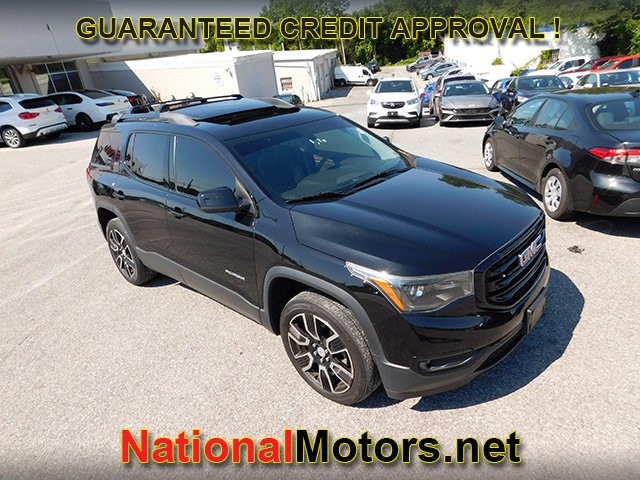 GMC Acadia Vehicle Full-screen Gallery Image 02
